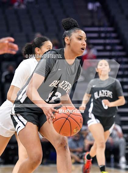 Thumbnail 2 in Sierra Canyon vs. Archbishop Mitty (CIF State Open Div. Final) photogallery.