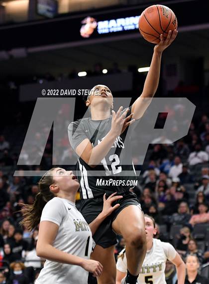 Thumbnail 3 in Sierra Canyon vs. Archbishop Mitty (CIF State Open Div. Final) photogallery.