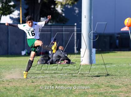 Thumbnail 2 in Redondo Union vs Rancho Alamitos (Marina High School Holiday Classic) photogallery.