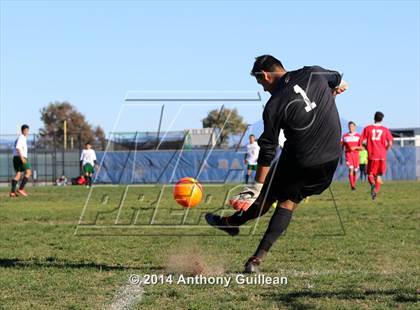 Thumbnail 3 in Redondo Union vs Rancho Alamitos (Marina High School Holiday Classic) photogallery.