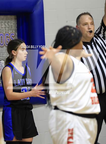 Thumbnail 3 in Fruitvale vs De Kalb photogallery.