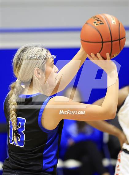 Thumbnail 1 in Fruitvale vs De Kalb photogallery.