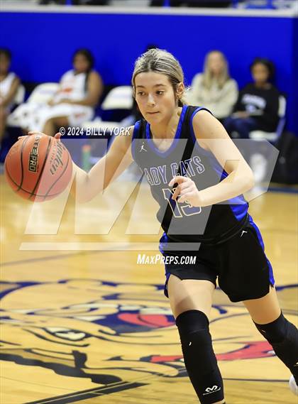 Thumbnail 2 in Fruitvale vs De Kalb photogallery.