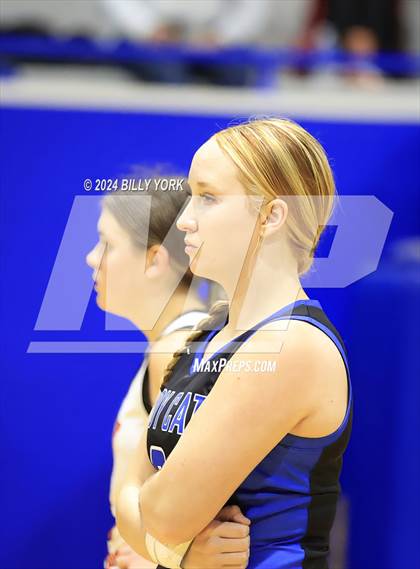Thumbnail 3 in Fruitvale vs De Kalb photogallery.