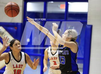 Thumbnail 3 in Fruitvale vs De Kalb photogallery.