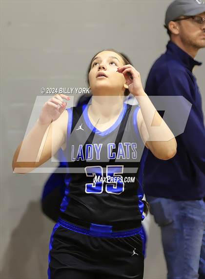 Thumbnail 3 in Fruitvale vs De Kalb photogallery.