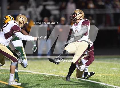 Thumbnail 2 in St. Edward vs. Stow-Munroe Falls (OHSAA Division I Region 1 Semifinal) photogallery.