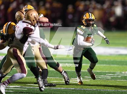 Thumbnail 1 in St. Edward vs. Stow-Munroe Falls (OHSAA Division I Region 1 Semifinal) photogallery.