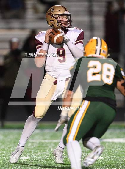 Thumbnail 3 in St. Edward vs. Stow-Munroe Falls (OHSAA Division I Region 1 Semifinal) photogallery.