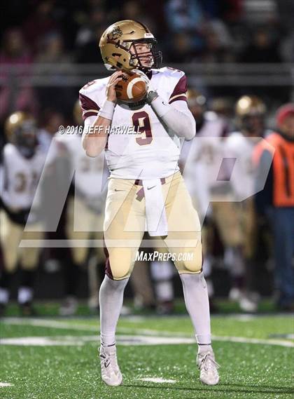 Thumbnail 1 in St. Edward vs. Stow-Munroe Falls (OHSAA Division I Region 1 Semifinal) photogallery.