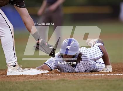 Thumbnail 3 in James Madison @ South Lakes photogallery.
