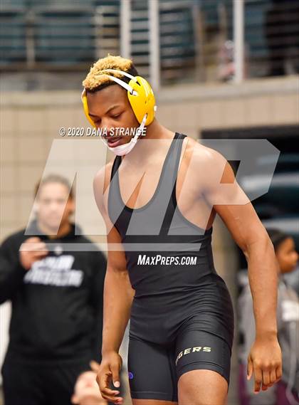 Thumbnail 3 in UIL 6A Regional Wrestling Championships photogallery.