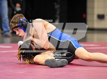 Thumbnail 2 in UIL 6A Regional Wrestling Championships photogallery.