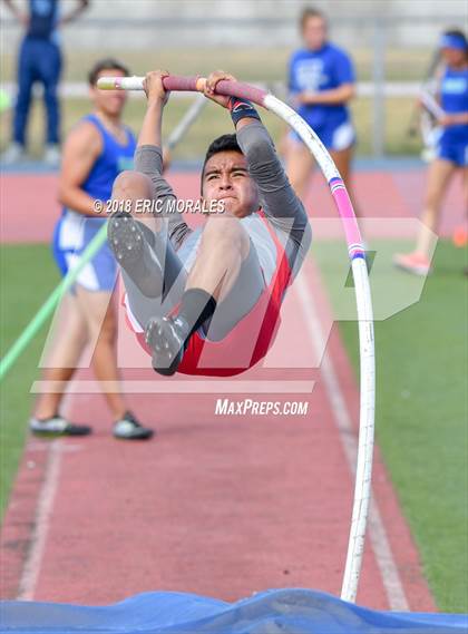 Thumbnail 1 in Mustang Relays photogallery.