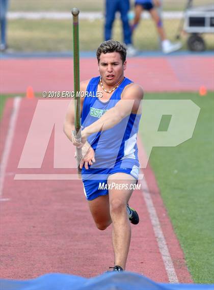 Thumbnail 2 in Mustang Relays photogallery.