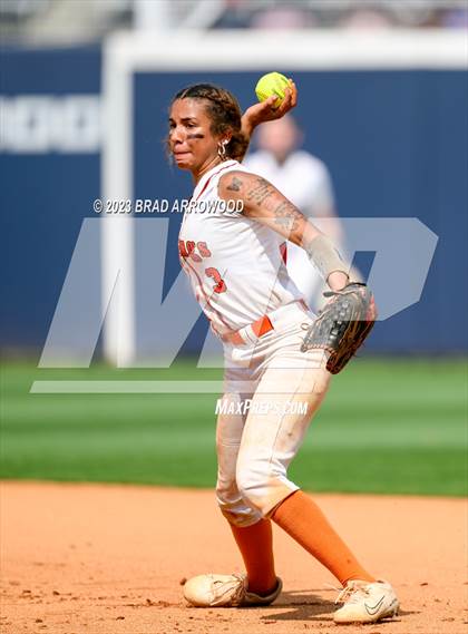 Thumbnail 1 in East Lincoln vs Western Alamance (NCHSAA 3A Championship Game 3) photogallery.