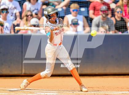 Thumbnail 3 in East Lincoln vs Western Alamance (NCHSAA 3A Championship Game 3) photogallery.