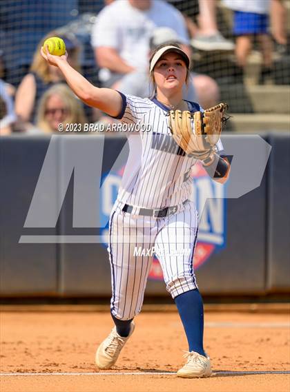 Thumbnail 2 in East Lincoln vs Western Alamance (NCHSAA 3A Championship Game 3) photogallery.