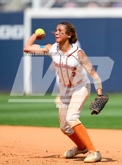 Thumbnail 2 in East Lincoln vs Western Alamance (NCHSAA 3A Championship Game 3) photogallery.