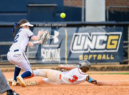 Thumbnail 2 in East Lincoln vs Western Alamance (NCHSAA 3A Championship Game 3) photogallery.