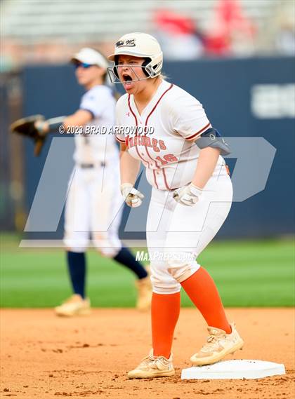 Thumbnail 2 in East Lincoln vs Western Alamance (NCHSAA 3A Championship Game 3) photogallery.