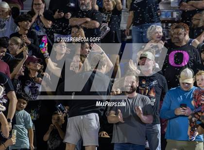 Thumbnail 2 in Dickinson vs. Pearland (UIL Football 6A D1 Area) photogallery.