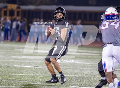 Thumbnail 1 in Dickinson vs. Pearland (UIL Football 6A D1 Area) photogallery.