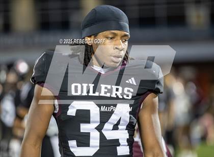 Thumbnail 1 in Dickinson vs. Pearland (UIL Football 6A D1 Area) photogallery.