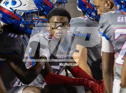 Thumbnail 1 in Dickinson vs. Pearland (UIL Football 6A D1 Area) photogallery.