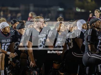 Thumbnail 2 in Dickinson vs. Pearland (UIL Football 6A D1 Area) photogallery.