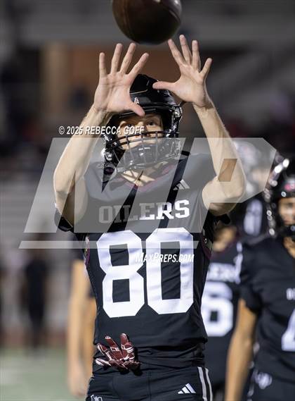 Thumbnail 2 in Dickinson vs. Pearland (UIL Football 6A D1 Area) photogallery.