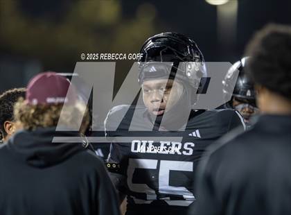 Thumbnail 2 in Dickinson vs. Pearland (UIL Football 6A D1 Area) photogallery.