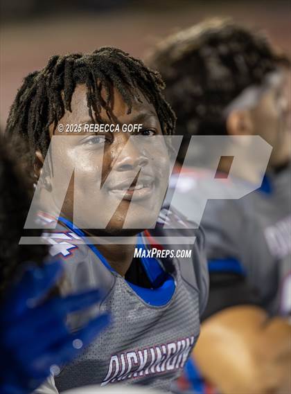 Thumbnail 3 in Dickinson vs. Pearland (UIL Football 6A D1 Area) photogallery.