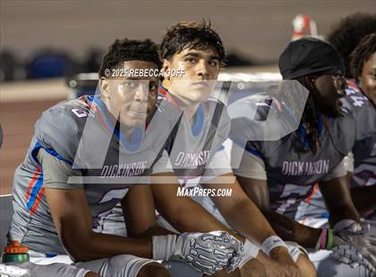 Thumbnail 3 in Dickinson vs. Pearland (UIL Football 6A D1 Area) photogallery.