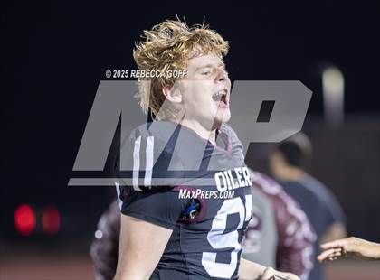 Thumbnail 1 in Dickinson vs. Pearland (UIL Football 6A D1 Area) photogallery.