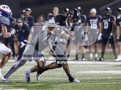 Thumbnail 1 in Dickinson vs. Pearland (UIL Football 6A D1 Area) photogallery.