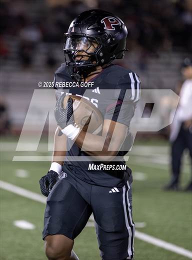 Dickinson vs. Pearland (UIL Football 6A D1 Area)