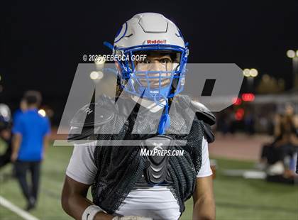 Thumbnail 1 in Dickinson vs. Pearland (UIL Football 6A D1 Area) photogallery.