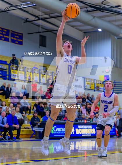 Thumbnail 2 in Mountain Home vs Farmington (Atlas Asphalt Holiday Classic) photogallery.