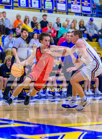 Thumbnail 2 in Mountain Home vs Farmington (Atlas Asphalt Holiday Classic) photogallery.