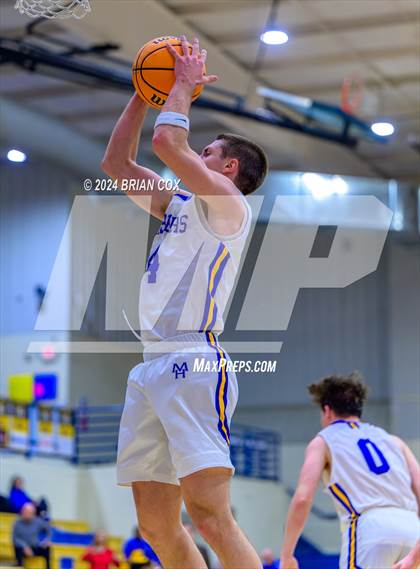 Thumbnail 3 in Mountain Home vs Farmington (Atlas Asphalt Holiday Classic) photogallery.