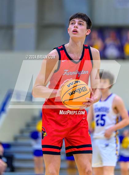 Thumbnail 2 in Mountain Home vs Farmington (Atlas Asphalt Holiday Classic) photogallery.