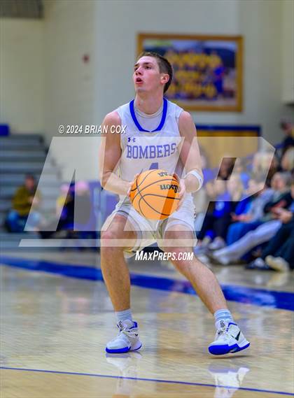 Thumbnail 3 in Mountain Home vs Farmington (Atlas Asphalt Holiday Classic) photogallery.