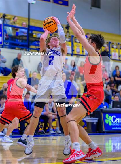 Thumbnail 2 in Mountain Home vs Farmington (Atlas Asphalt Holiday Classic) photogallery.