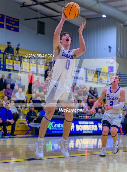 Thumbnail 1 in Mountain Home vs Farmington (Atlas Asphalt Holiday Classic) photogallery.