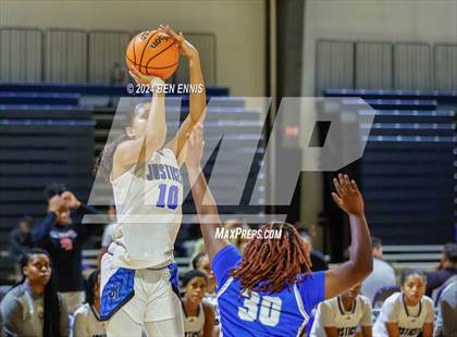 Thumbnail 1 in John Marshall vs. Dillard (She Got Game Classic) photogallery.