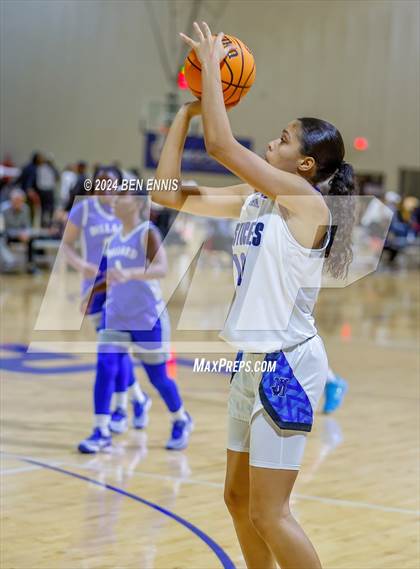 Thumbnail 1 in John Marshall vs. Dillard (She Got Game Classic) photogallery.
