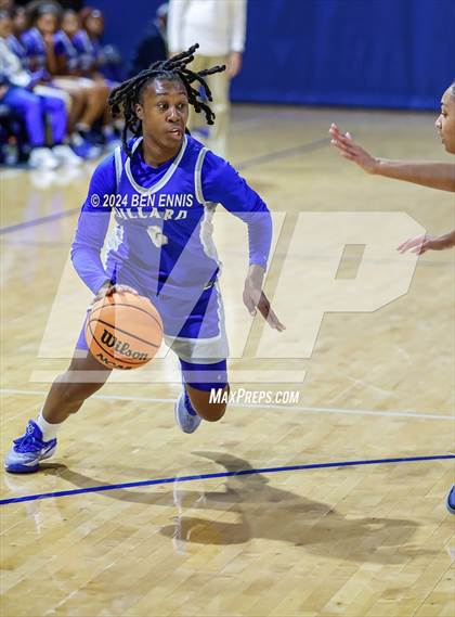 Thumbnail 2 in John Marshall vs. Dillard (She Got Game Classic) photogallery.