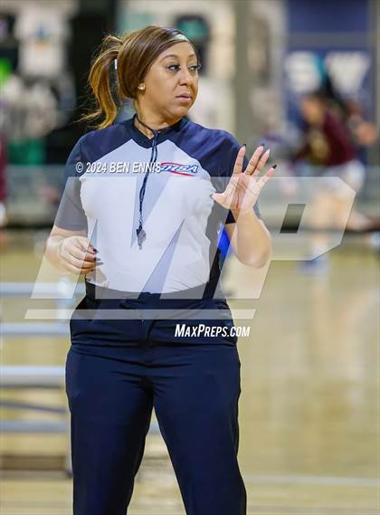 Thumbnail 1 in John Marshall vs. Dillard (She Got Game Classic) photogallery.