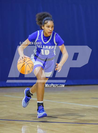 Thumbnail 3 in John Marshall vs. Dillard (She Got Game Classic) photogallery.
